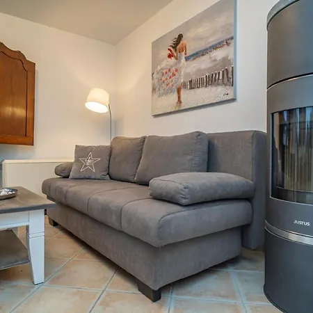 Wildrose Eg Apartment *